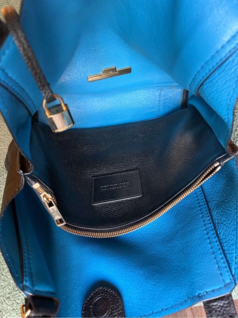 Marc Jacobs Leather Tote The Director Black Leather With Blue Lining Large EUC - Picture 10 of 16